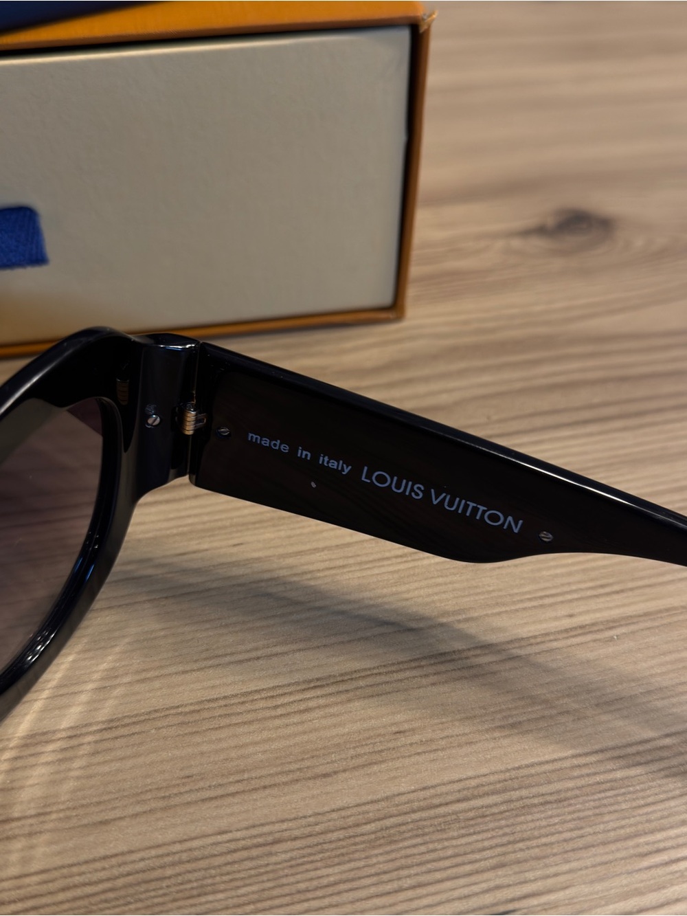Louis Vuitton Black Sunglasses with Gold LV Emblem - Picture 5 of 7